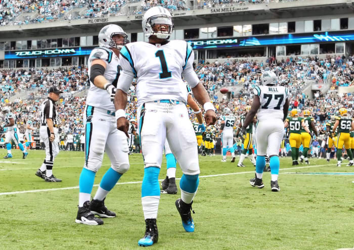 cam-newton-celebrating-carolina-panthers-touchdown